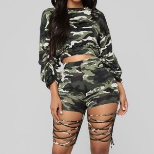 Fashion Nova - cameo 2 piece set